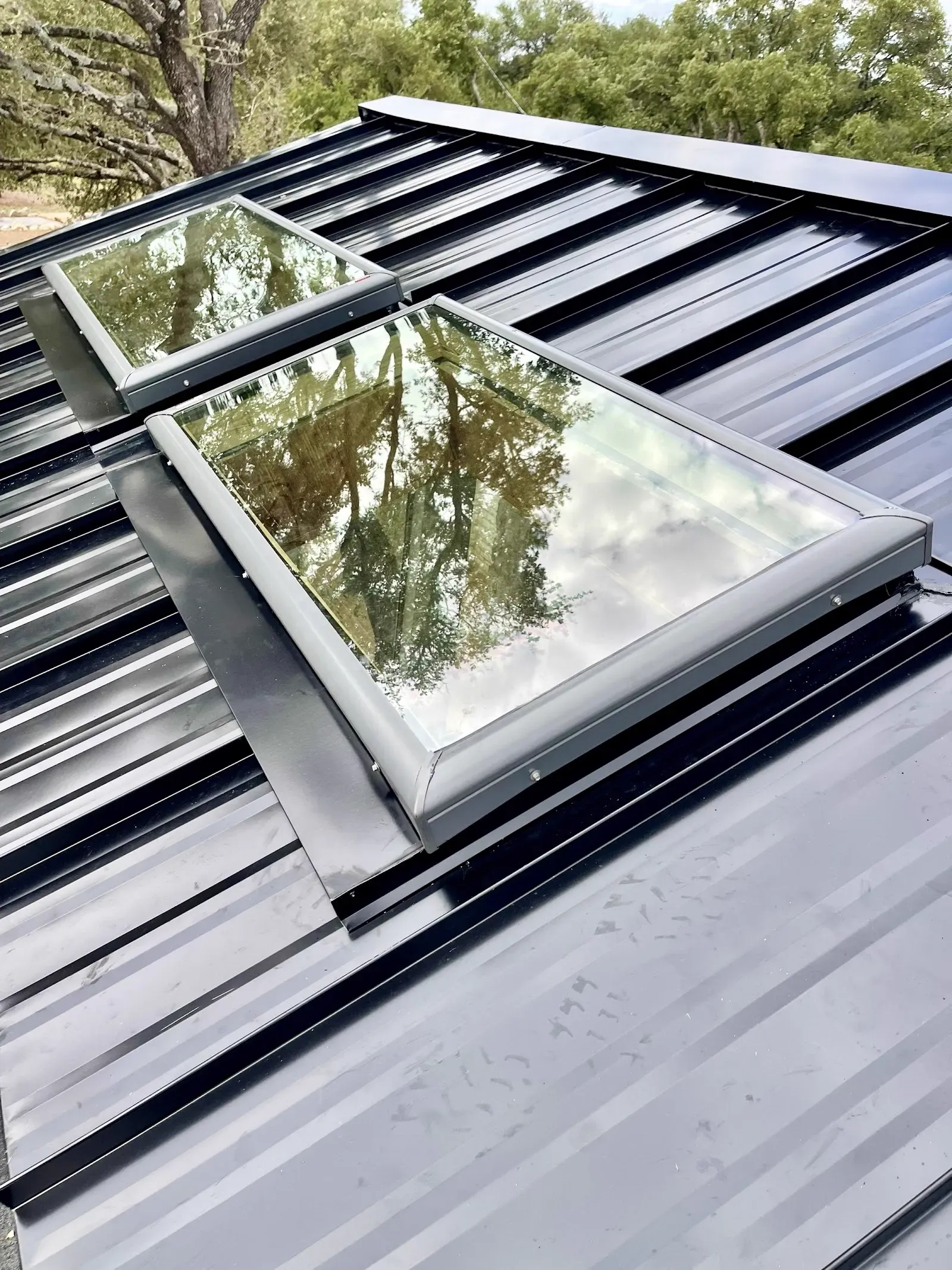 Sun tunnel bringing natural light into an interior room